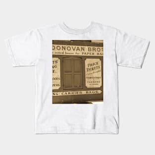 Vintage sign in London Donovan Brothers old business Kids T-Shirt